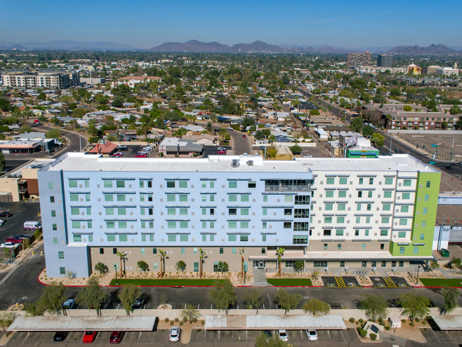 BridgeWater at Midtown Assisted Living Home Image in Phoenix, AZ